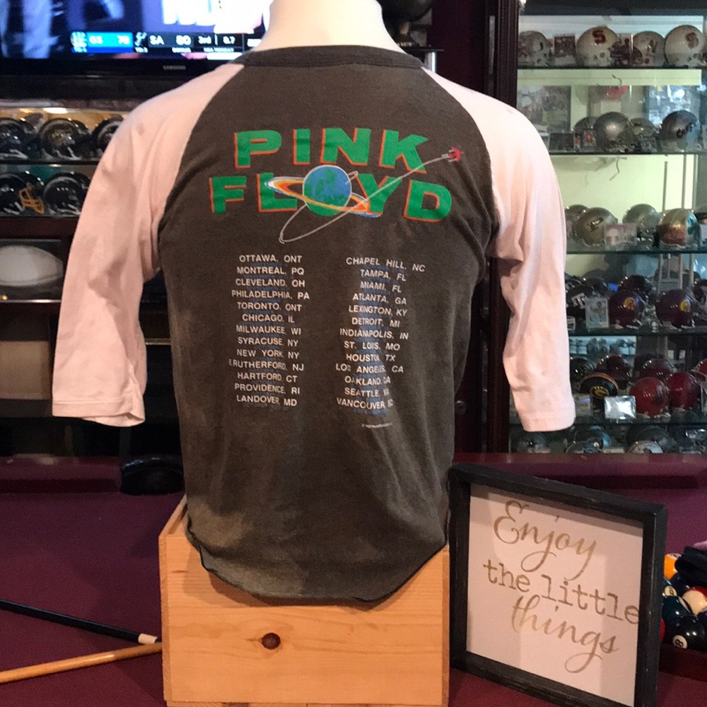 ❌SOLD❌Vintage Pink Floyd 1987 T-shirt - Picture 2 of 7